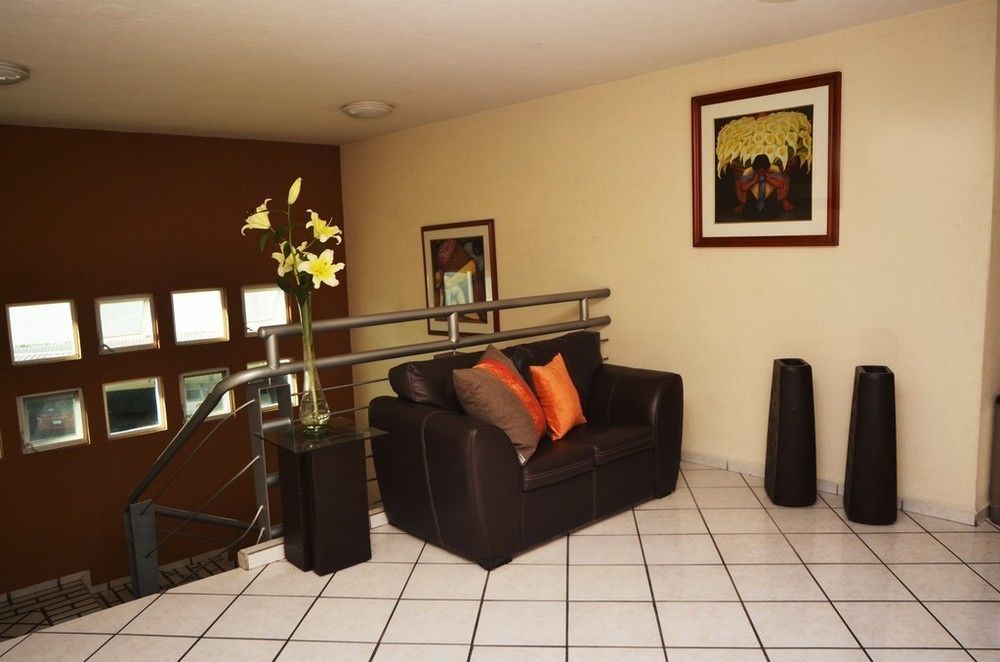 Howard Johnson By Wyndham Guanajuato Leon Avenida Exterior photo